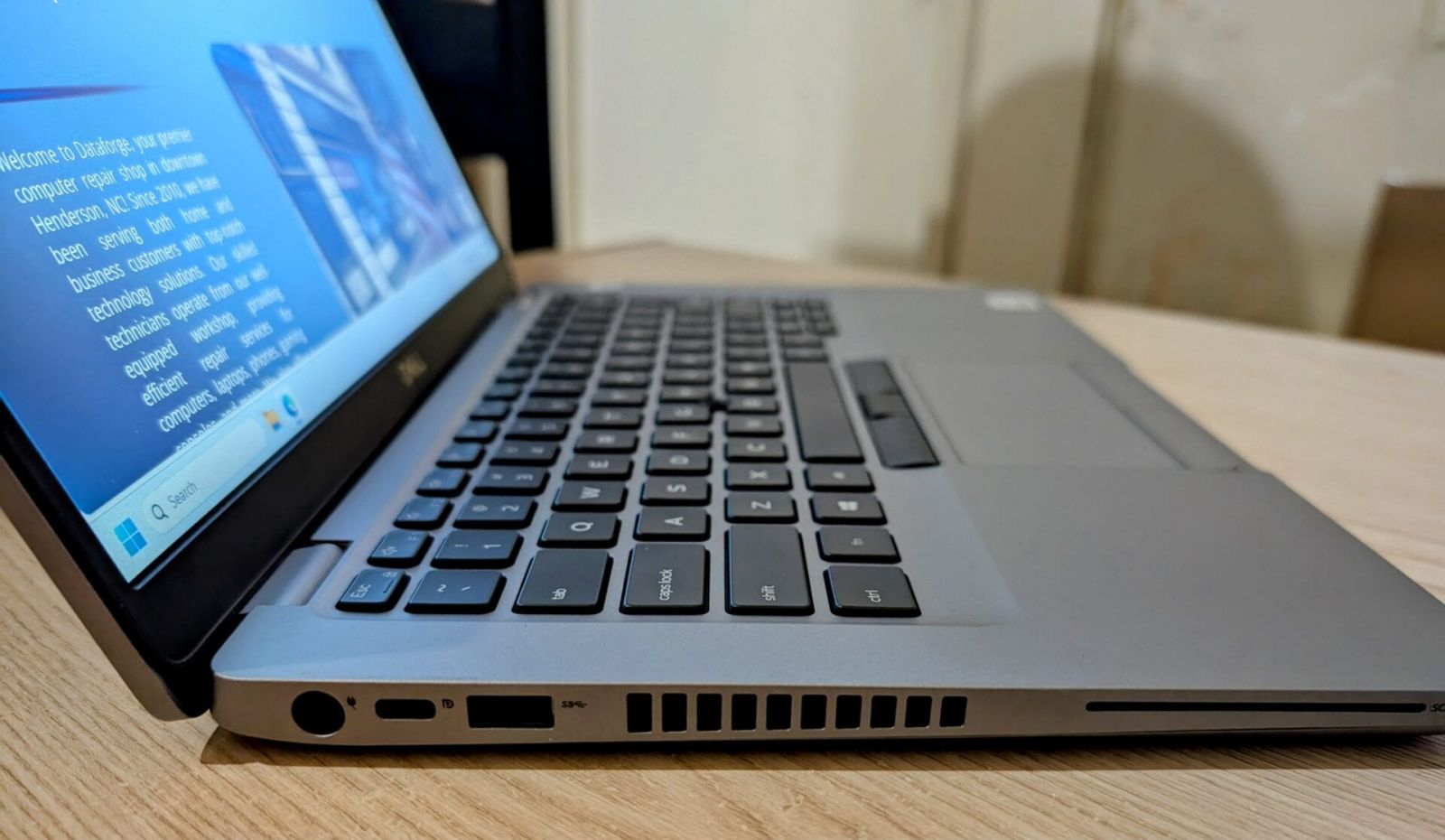 Cổng kết nối Dell Latitude E5410 Cũ Giá Rẻ Cạnh trái 